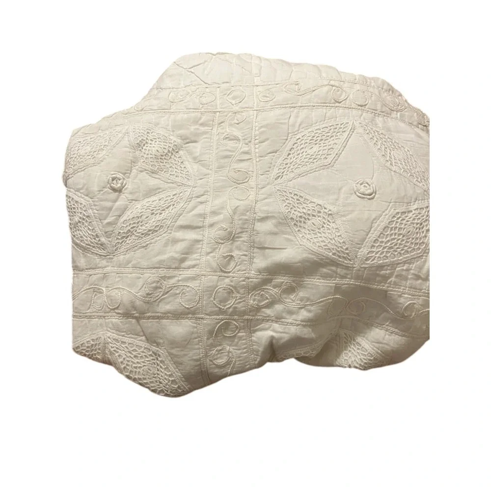 1900s Antique CottageCore Amish white on white BABY CRIB QUILT 81x72 hand stitch